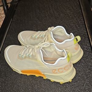 ECCO Biom 2.1 X Country - Trail Running / Hiking Size 9-9.5 US Woman